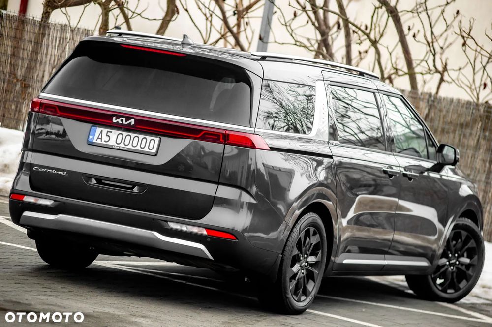 Kia Carnival - 16