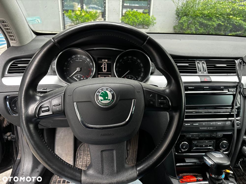 Skoda Superb 2.0 TDI Family DSG - 12