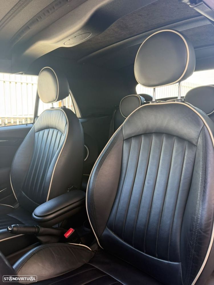 MINI Cabrio Cooper Auto - 52