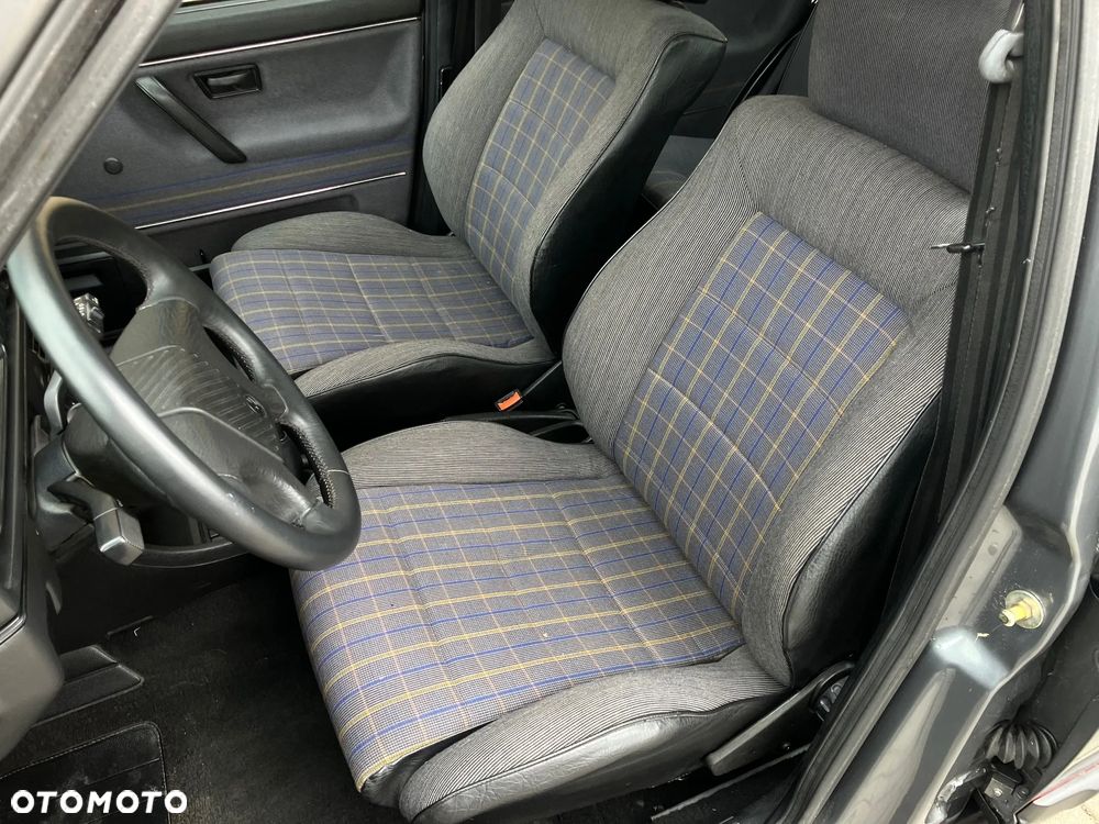 Volkswagen Golf 1.8 GTI - 22