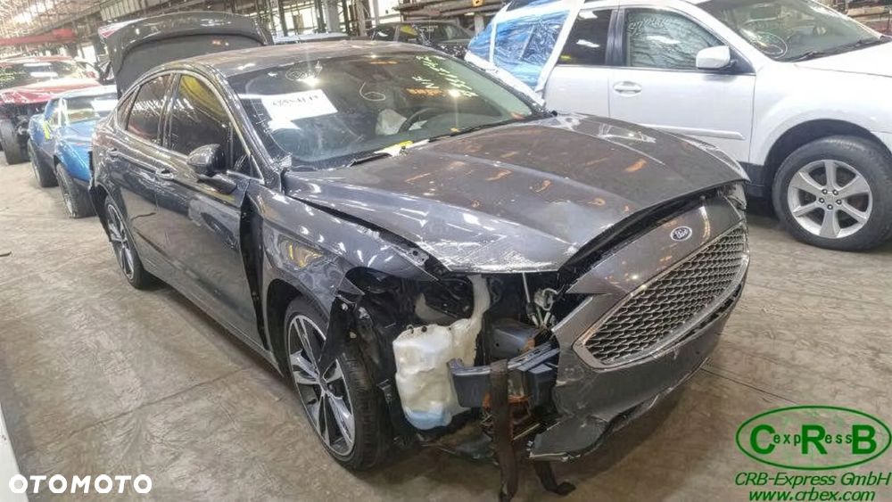 Ford Fusion 2.0 EcoBoost Titanium - 20