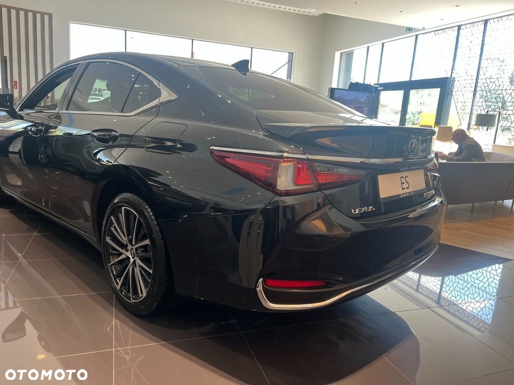 Lexus ES - 3