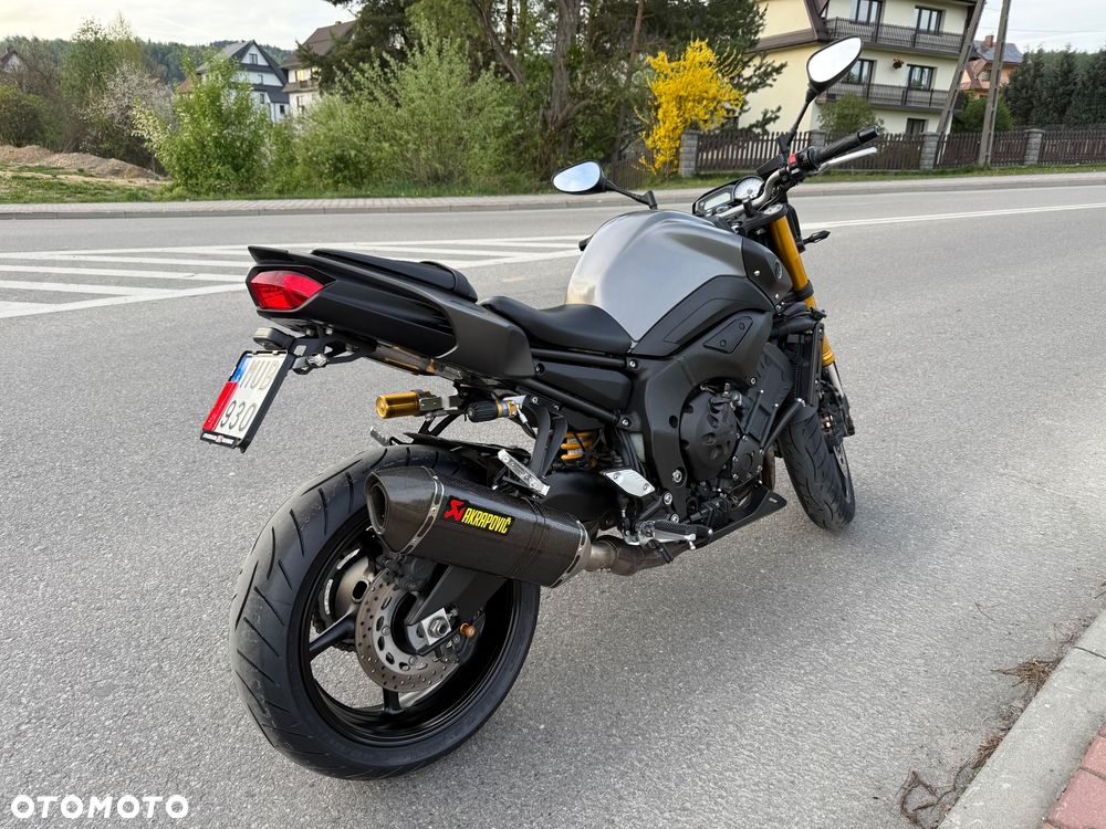 Yamaha FZ8 - 4