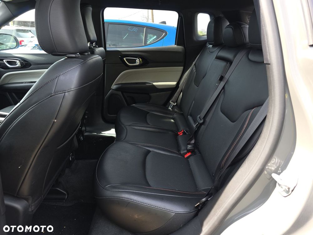 Jeep Compass - 11
