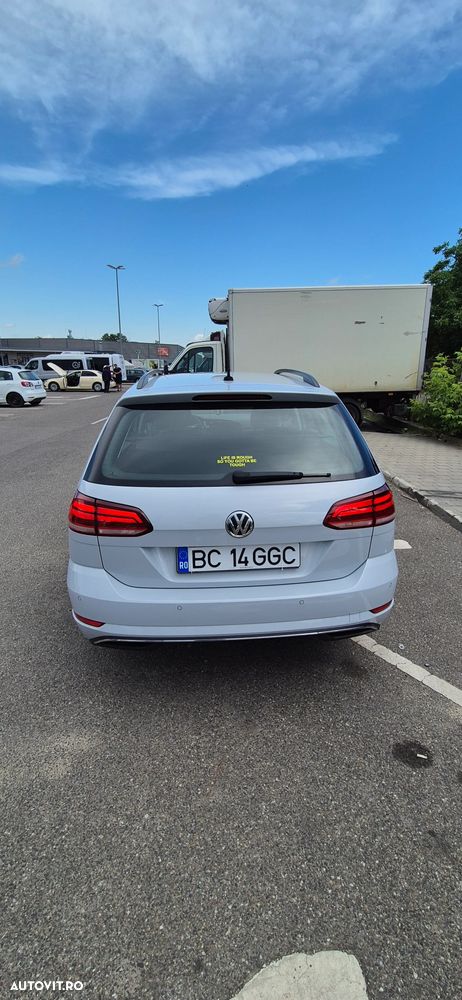 Volkswagen Golf - 6