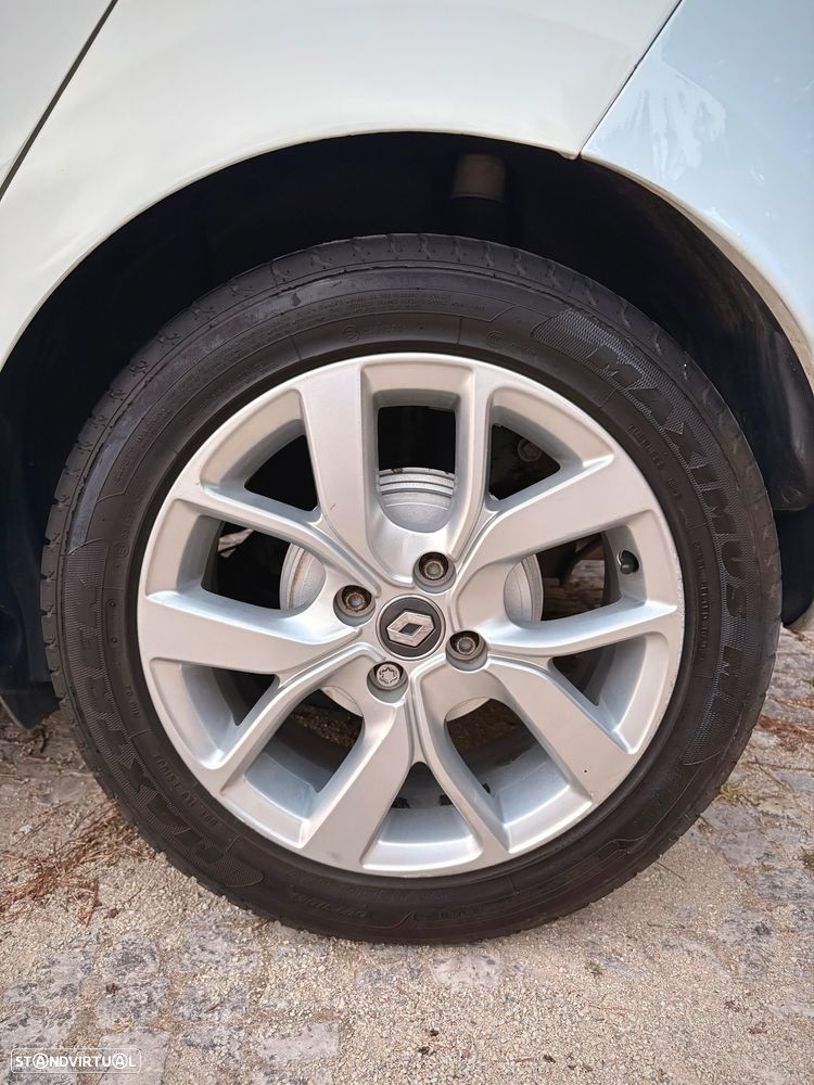 Renault Clio - 16