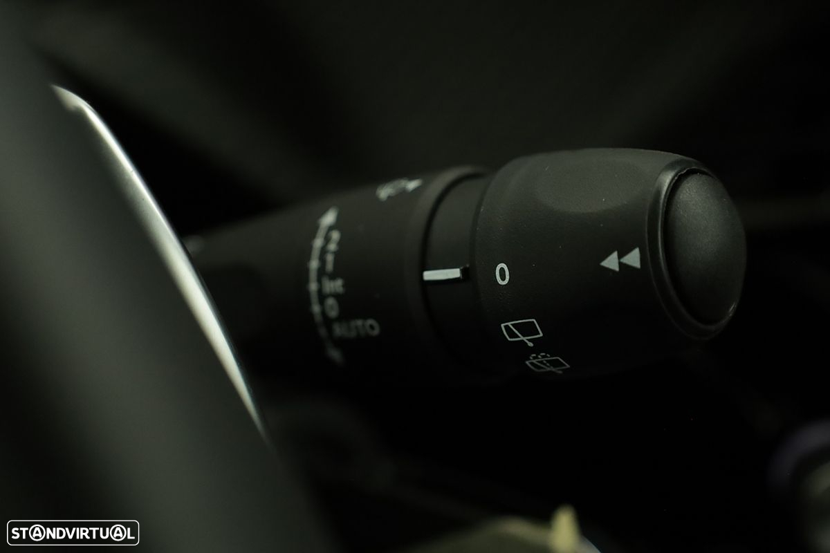 Peugeot 2008 1.2 PureTech Allure EAT8 - 20