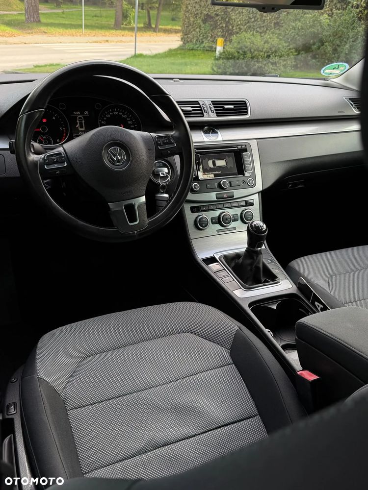 Volkswagen Passat - 20