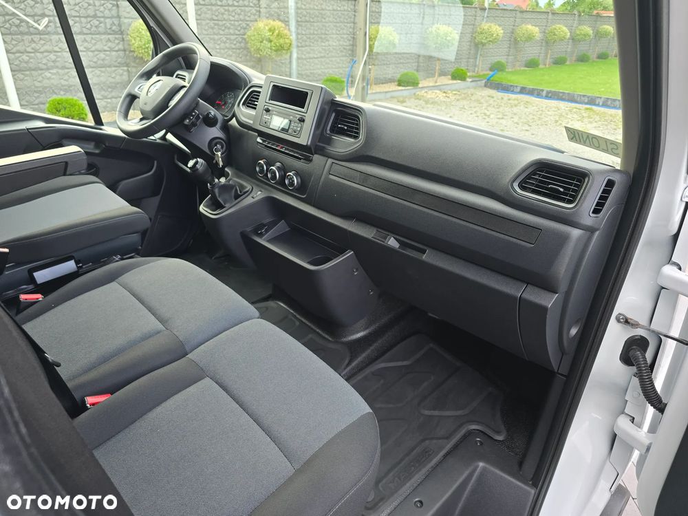 Renault MASTER CHŁODNIA 8 PALET Carrier XARIOS 350 -20*C +20*C 230V STACJONARNE PODŁĄNCZENIE TYLN OŚ BLIŻNIACZA WZMOCNIONA SALON POLSKA 125Tyś km SERWIS ASO RENO DO OSTATNIEGO Km GWARANCJA BOGATA OPCJA WYPOSAŻENIA LEDY HALOGENY TEMPOMAT FOTEL KIEROWCY PNEŁMATYCZNY - 37