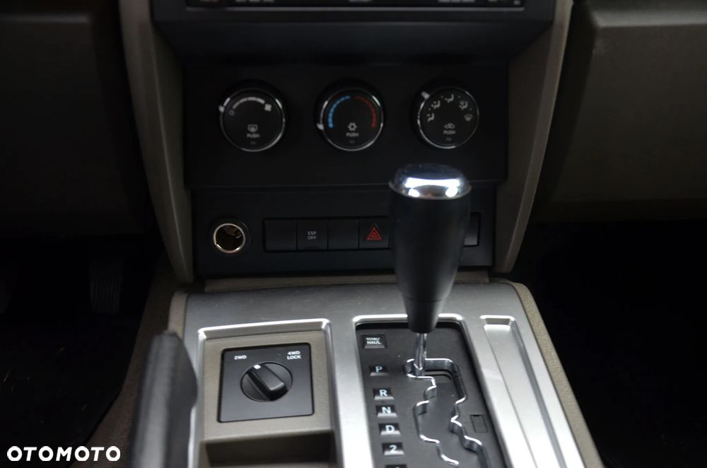 Dodge Nitro 3.7 V6 SLT 4WD - 22