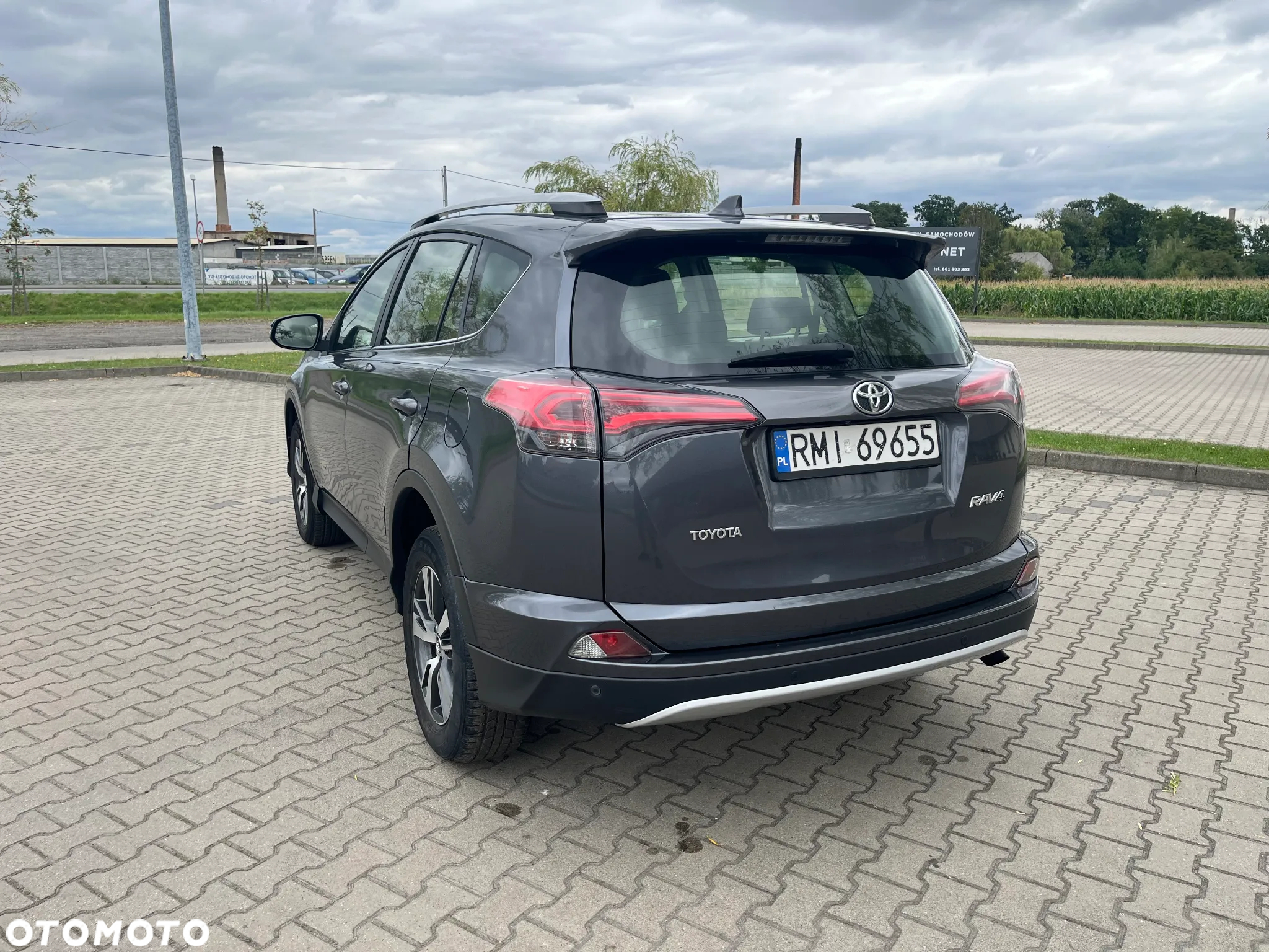 Toyota RAV4 - 9