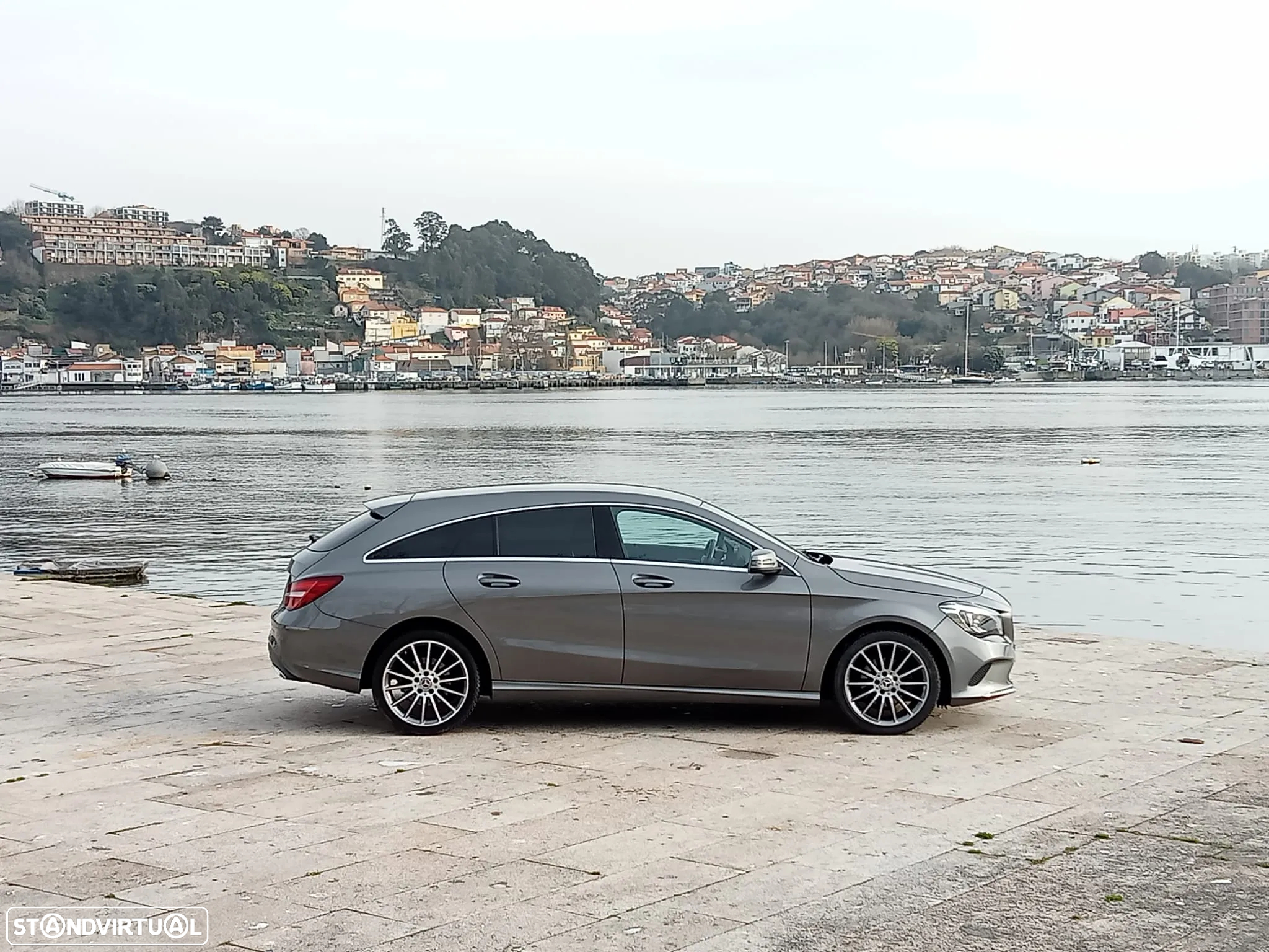 Mercedes-Benz CLA 180 Shooting Brake d 7G-DCT Urban - 38