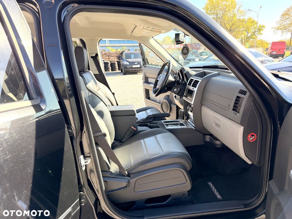 Dodge Nitro - 7