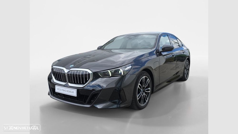 BMW 530 e Pack Desportivo M - 1