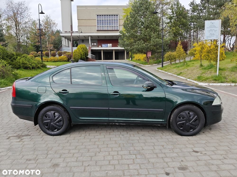 Skoda Octavia 1.6 Elegance - 2