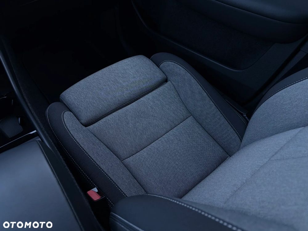 Volvo XC 40 B3 Plus Dark - 19
