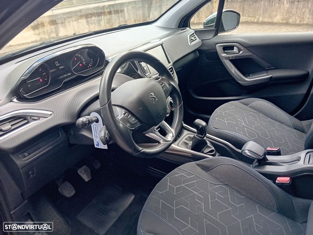 Peugeot 2008 1.2 PureTech Style - 14