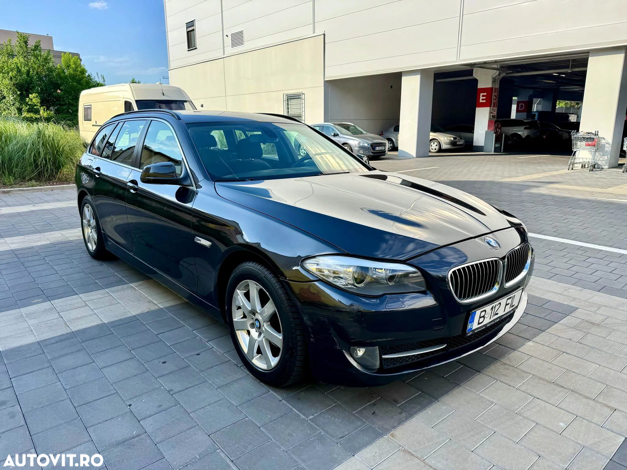 BMW Seria 5 520d Sport-Aut. - 4