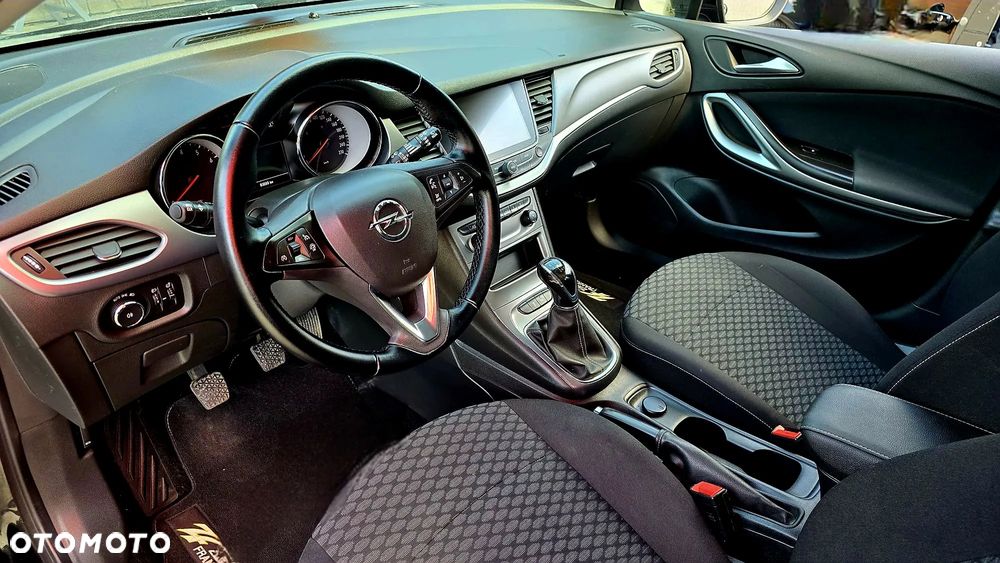 Opel Astra 1.4 Turbo Edition - 11