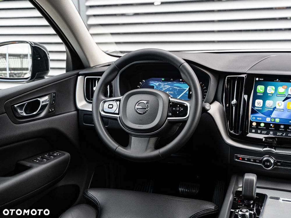 Volvo XC 60 B4 B Plus Dark - 30