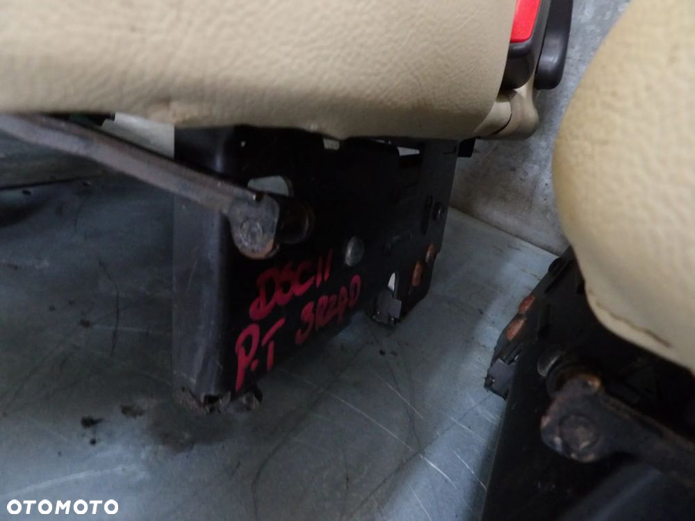 LAND ROVER DISCOVERY II FOTEL LEWY PRAWY TYŁ 3 RZĄD KOMPLET - 6
