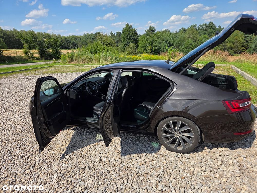 Skoda Superb 2.0 TDI L&K DSG - 11