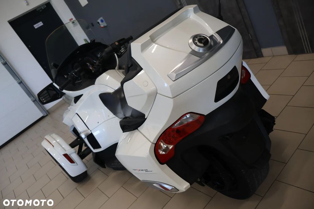 Can-Am Spyder - 15