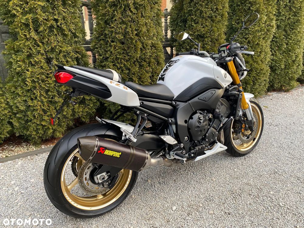 Yamaha FZ8 - 3