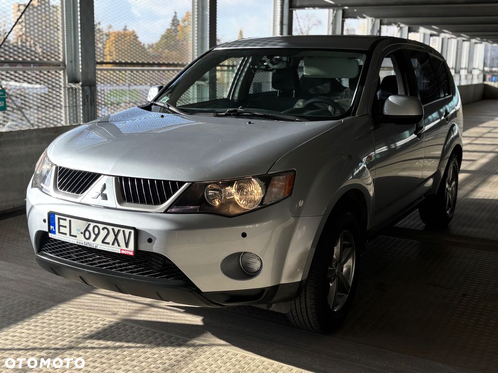Mitsubishi Outlander 2009 photo 2