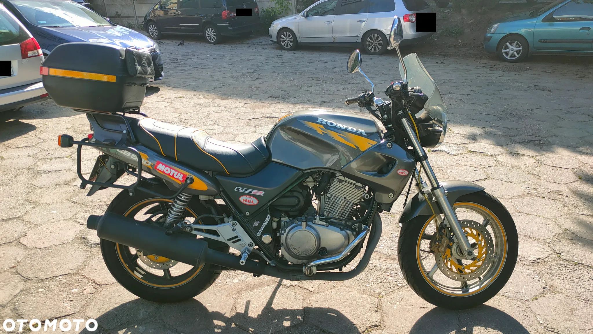 Honda CB - 1