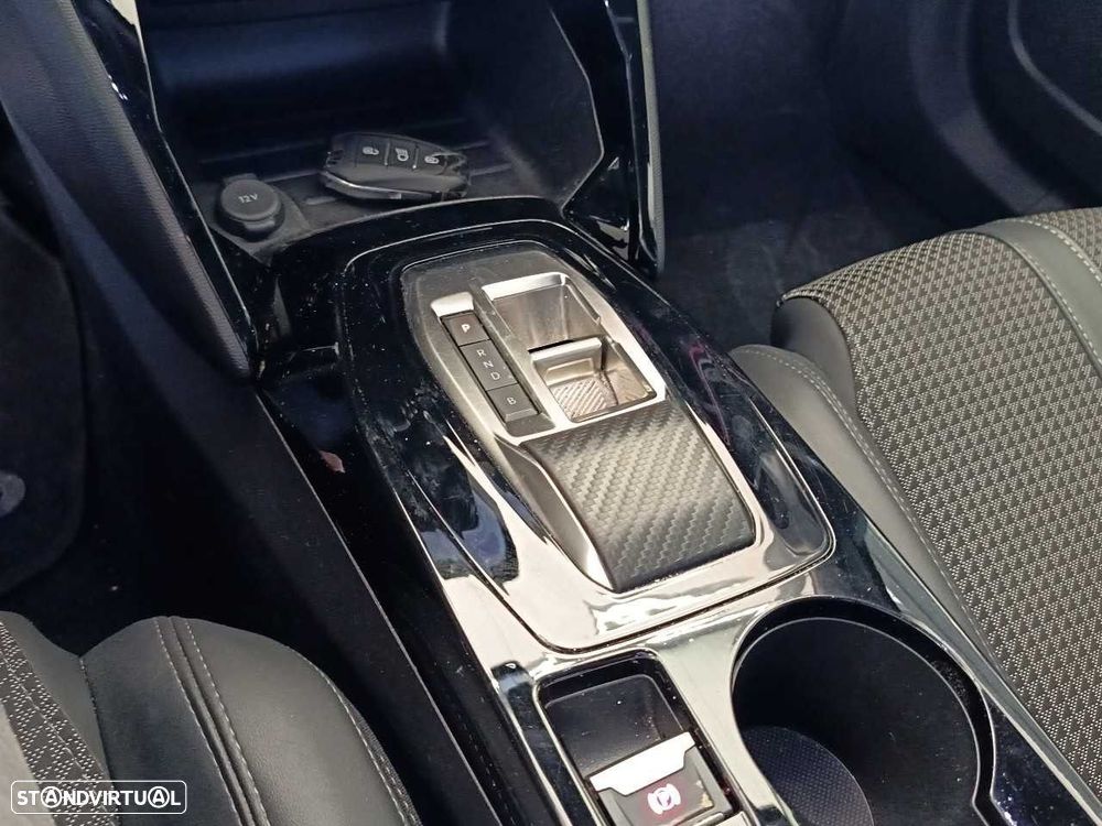 Peugeot e-2008 50 kWh GT - 18