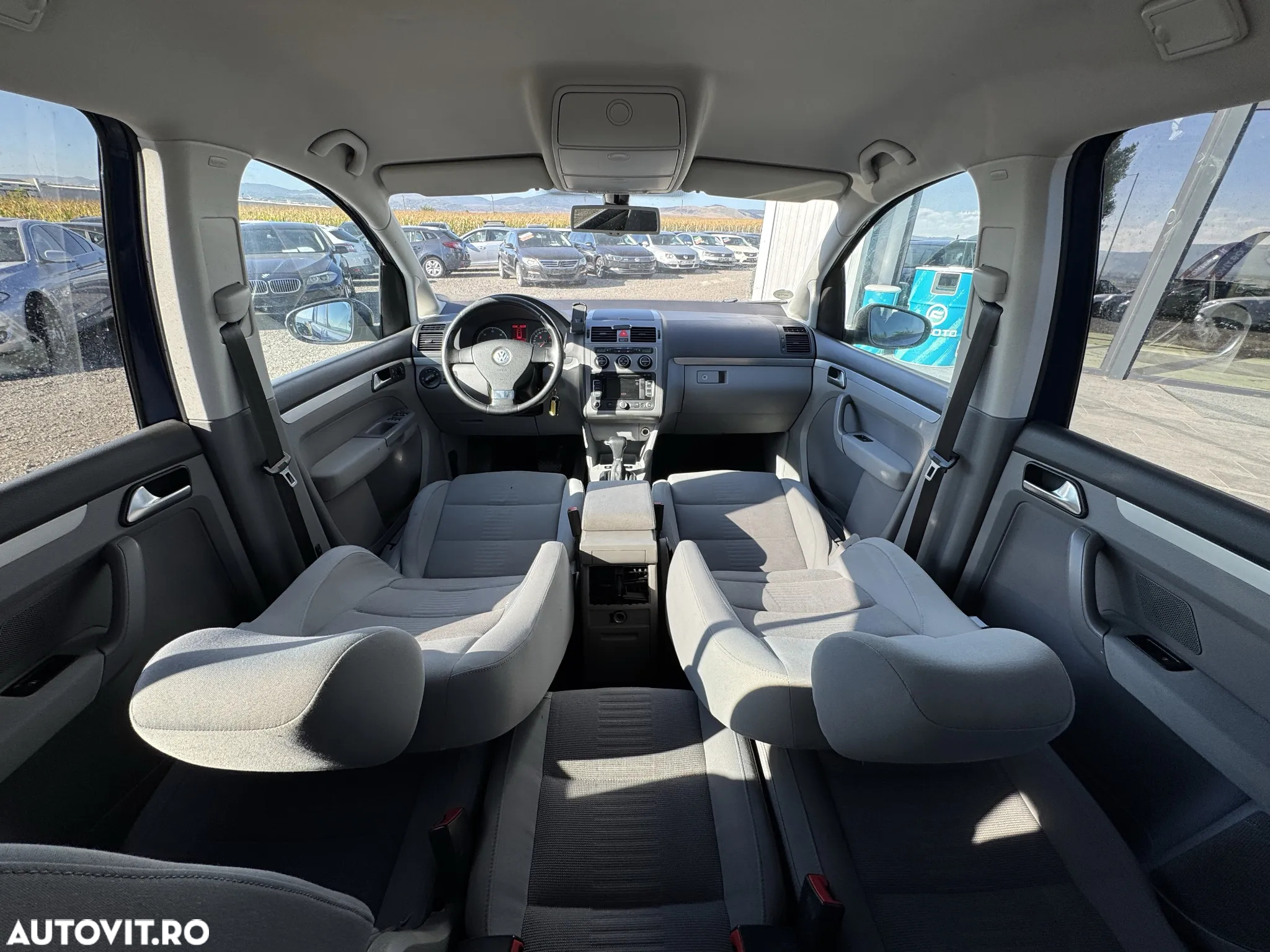 Volkswagen Touran 2.0 TDI DPF Highline DSG - 29