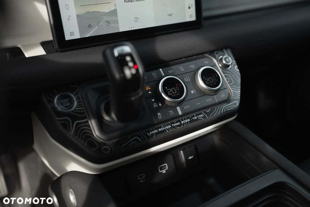 Land Rover Defender 110 P300 S - 20