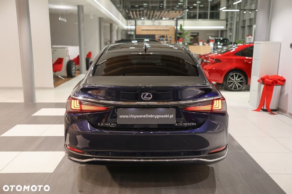 Lexus ES - 5