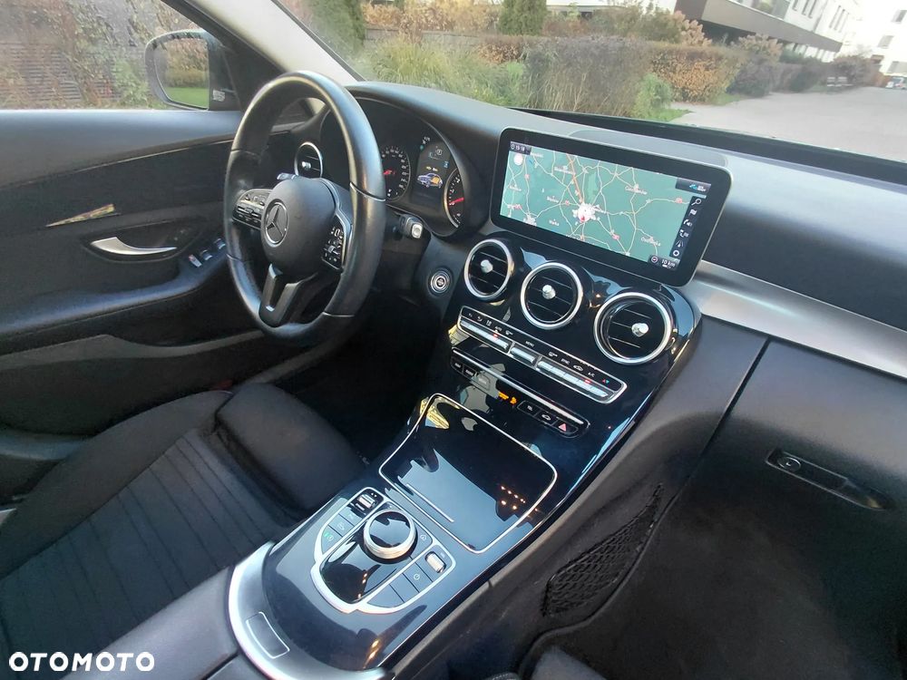 Mercedes-Benz Klasa C 180 9G-TRONIC - 17