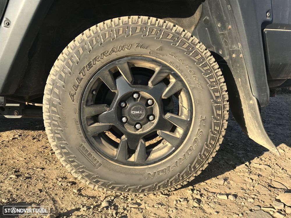 Toyota FJ Cruiser - 16