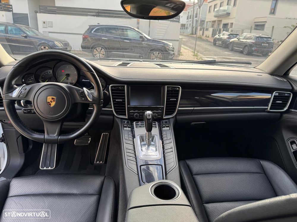 Porsche Panamera - 8