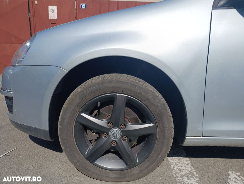 Volkswagen Golf 1.9 TDI DPF DSG Individual - 24