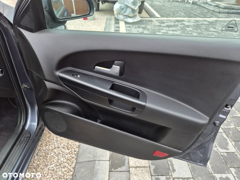 Kia Ceed - 22