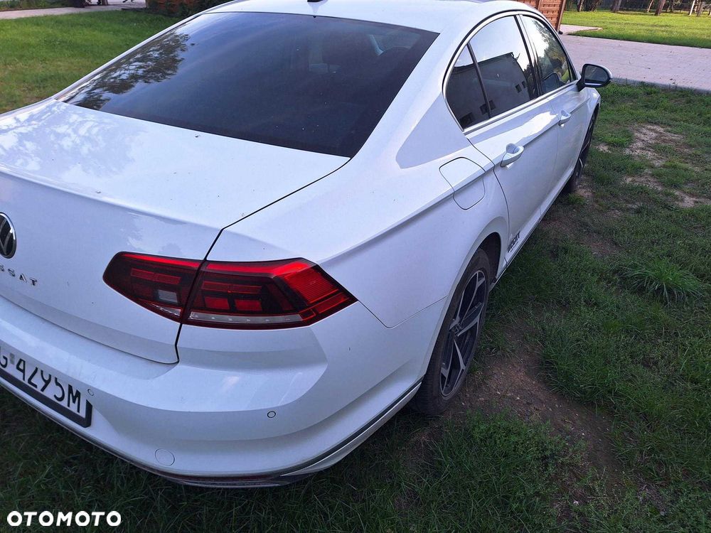 Volkswagen Passat 2021 photo 3