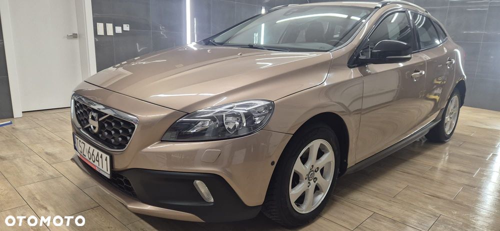 Volvo V40 D2 Momentum - 1