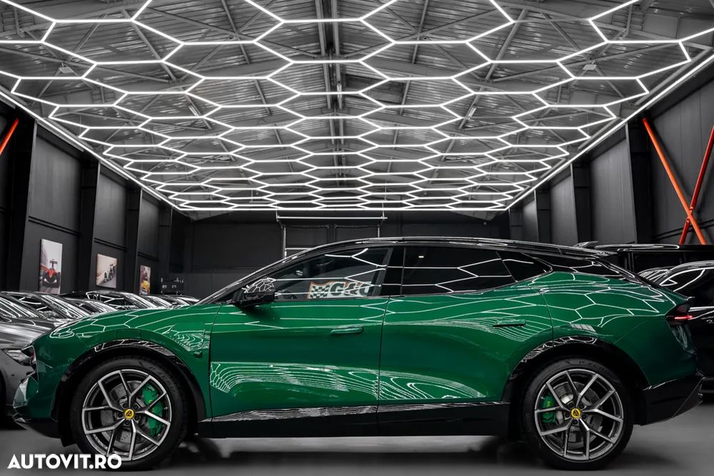 Lotus Eletre 900 Sport Carbon - 32