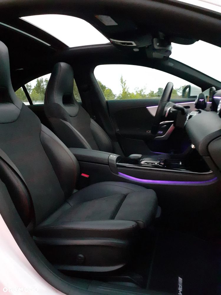 Mercedes-Benz CLA 200 7G-DCT - 25