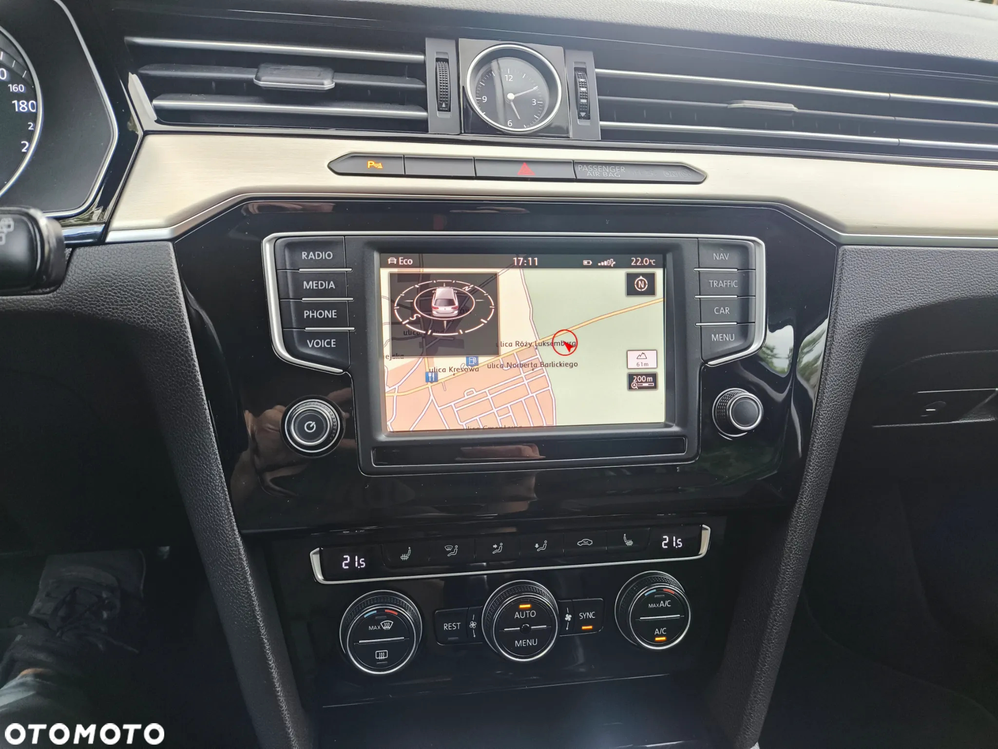 Volkswagen Passat - 25