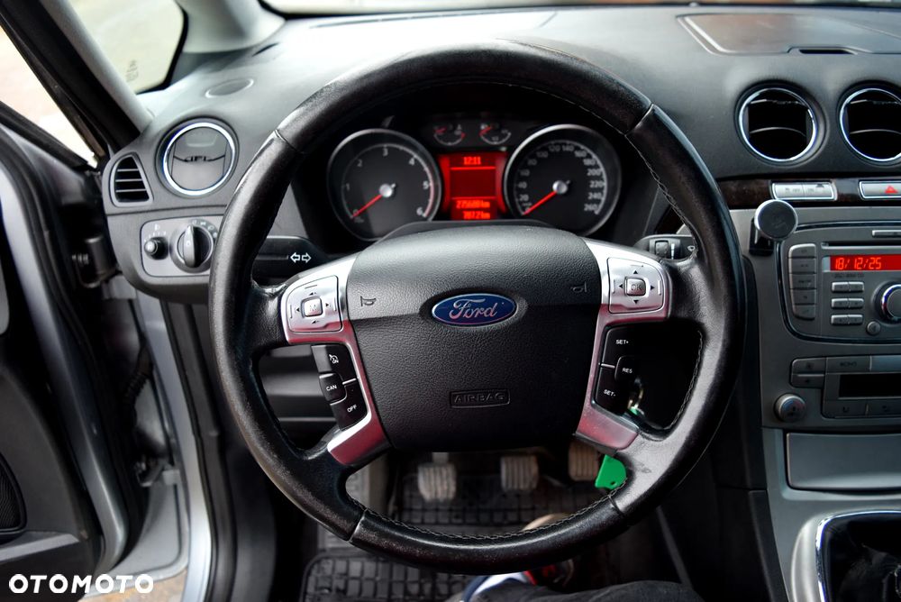 Ford Galaxy 2.0 TDCi Ghia - 20