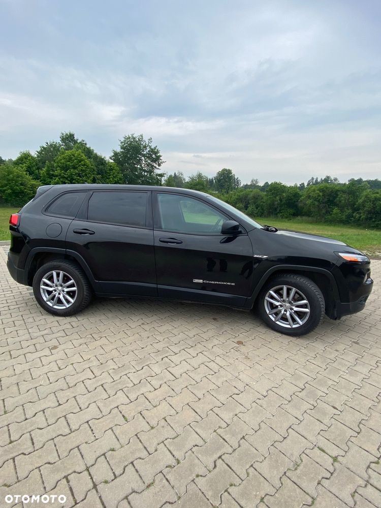 Jeep Cherokee - 4