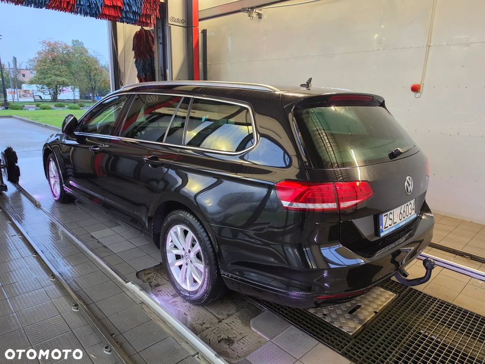 Volkswagen Passat 2.0 TDI SCR DSG Business - 14