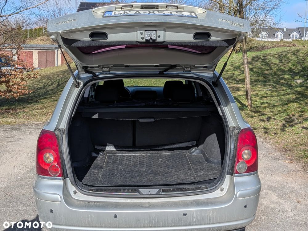 Toyota Avensis 2.0 D-4D Luna - 6