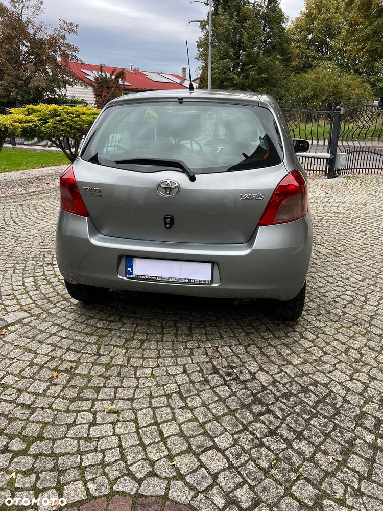 Toyota Yaris - 4