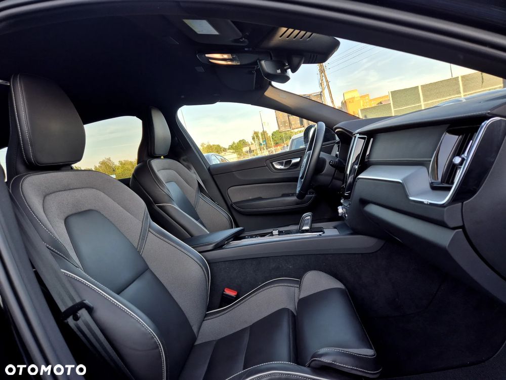 Volvo XC 60 B4 D Ultimate Dark - 8